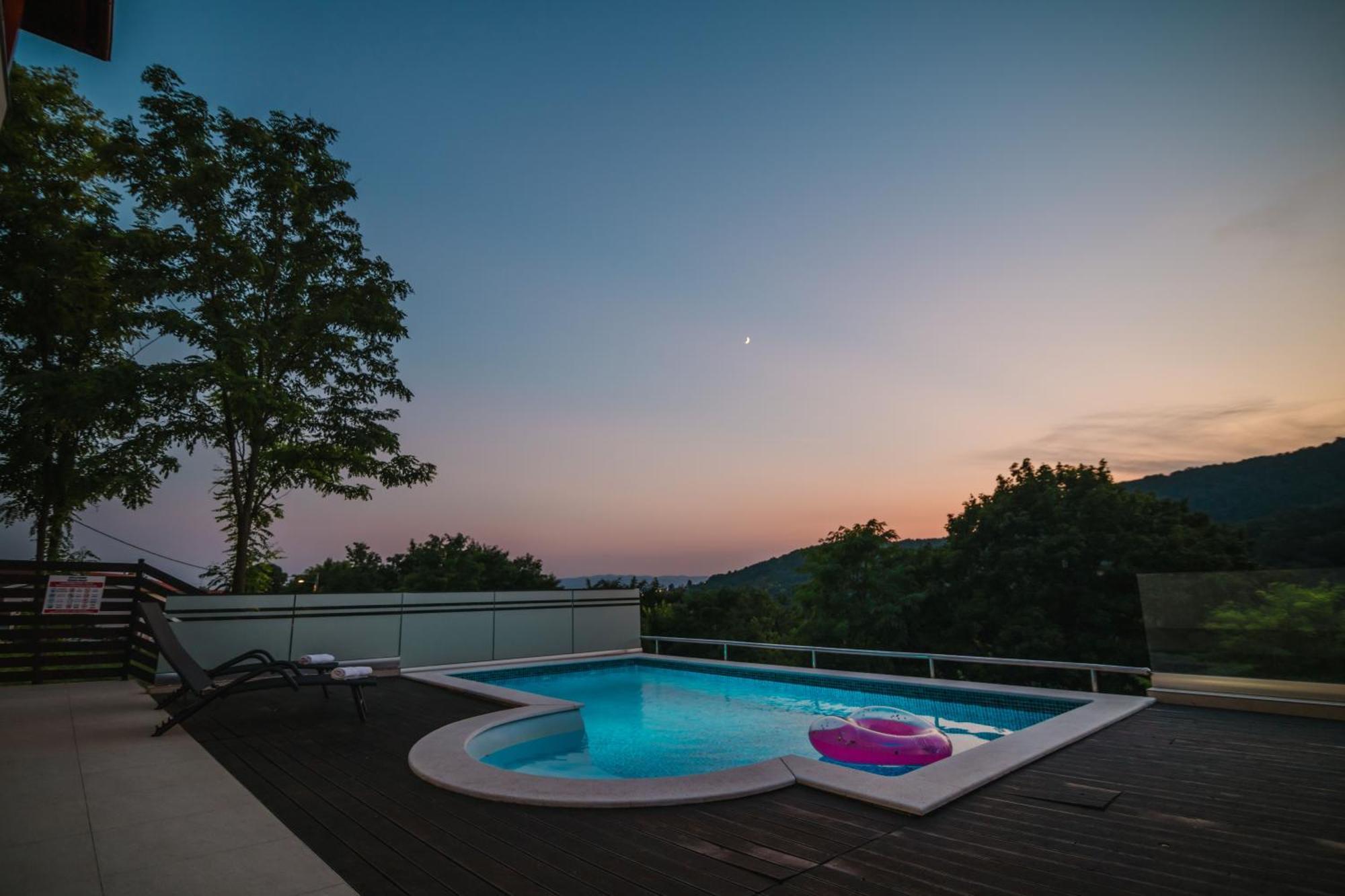 Carobni Pogled Zagreb Villa Bagian luar foto