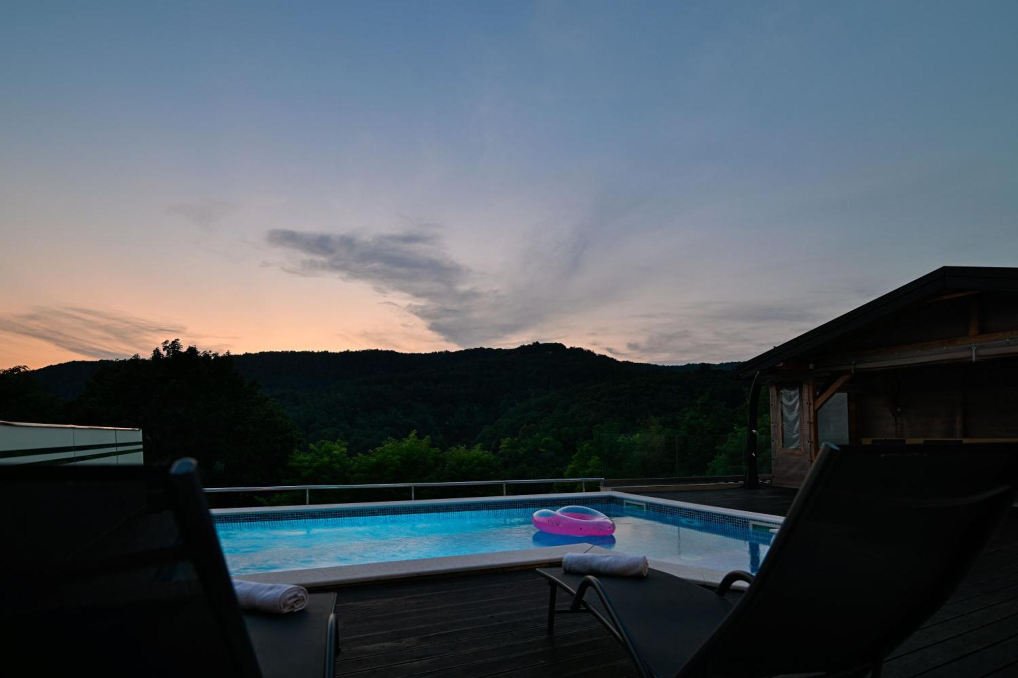 Carobni Pogled Zagreb Villa Bagian luar foto